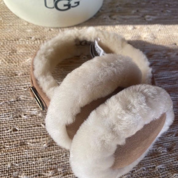 UGG Genuine Sheepskin Shearling & Suede Earmuffs - Picture 6 of 13